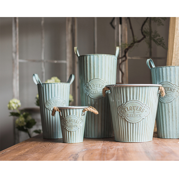 Vintage blomsterpotte i herlig farge