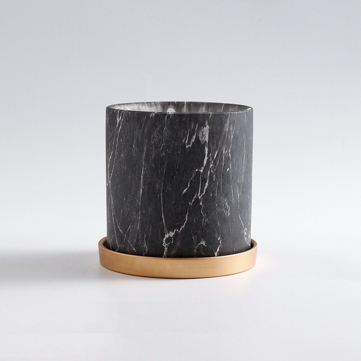 Dekorativ blomsterpotte i keramikk