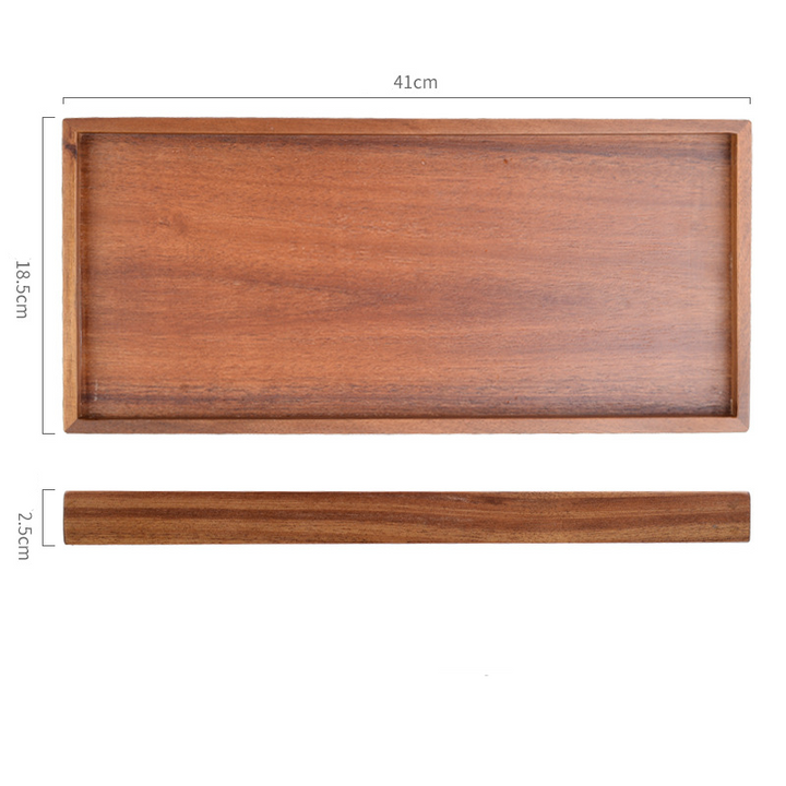 Moderne serveringsbrett i treverk