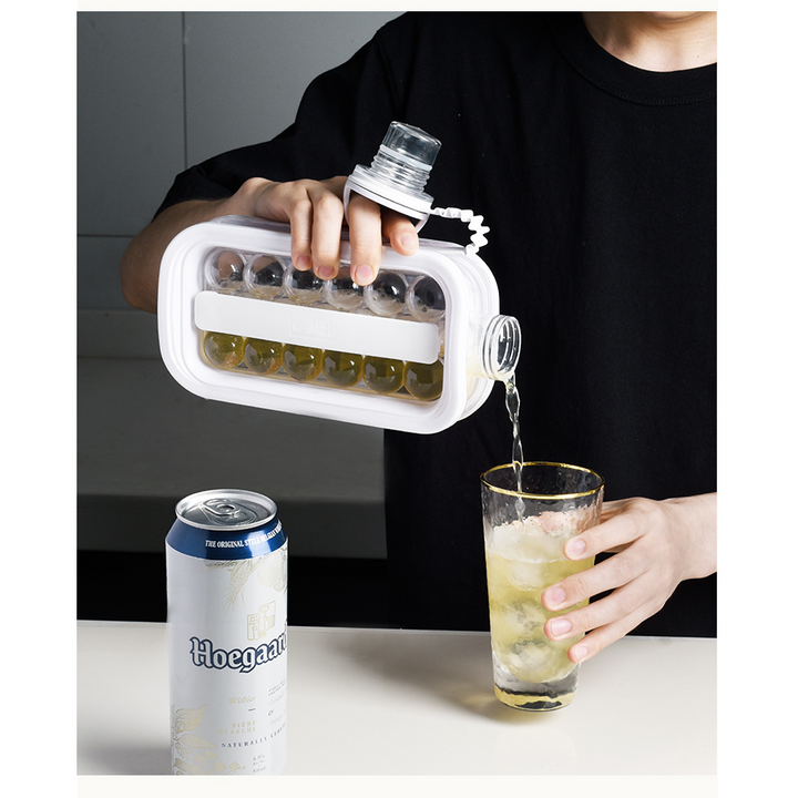 Hybrid-flaske: isbitform og drikkeflaske i ett