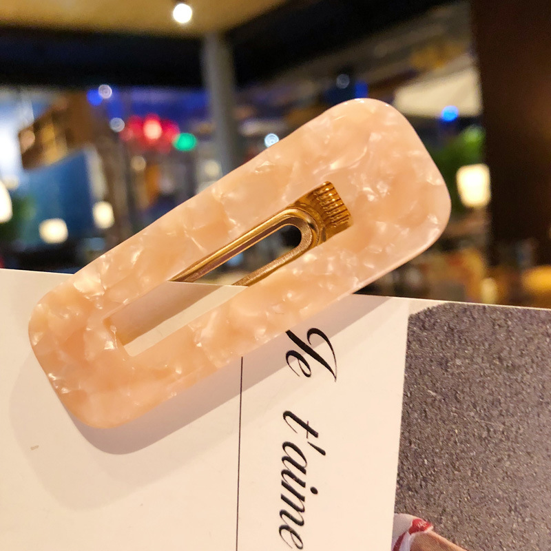 Moderne hårspenner i nydelige design