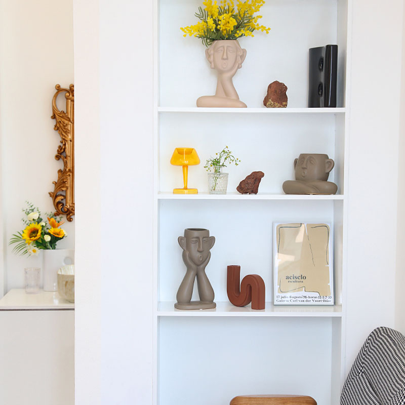 Dekorative blomsterpotter av keramikk