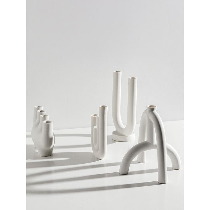 Kunstnerisk lysestake i keramikk