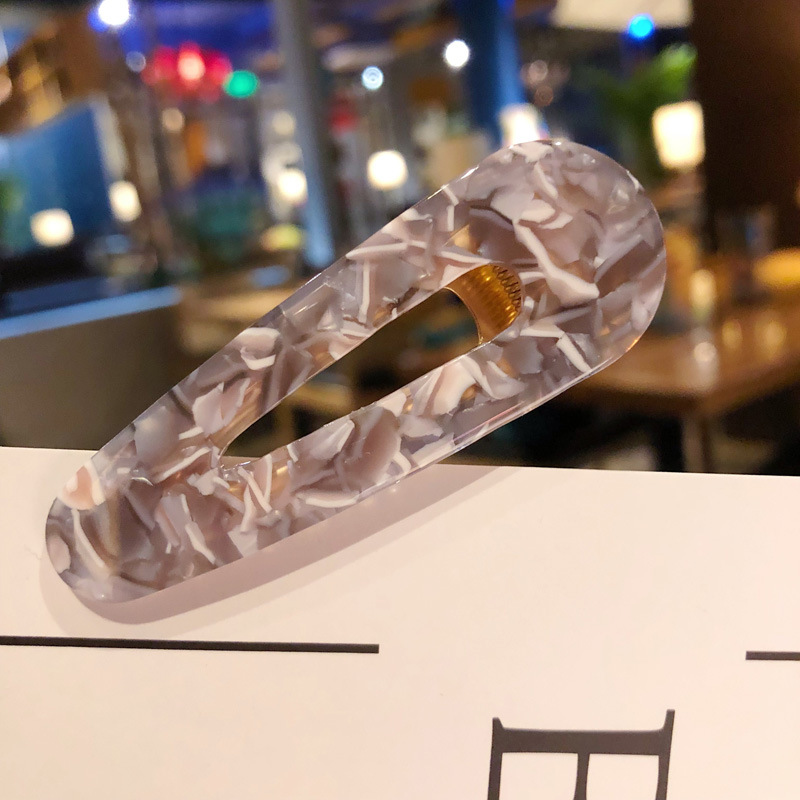 Moderne hårspenner i nydelige design