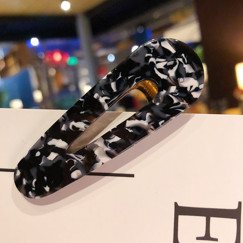 Moderne hårspenner i nydelige design