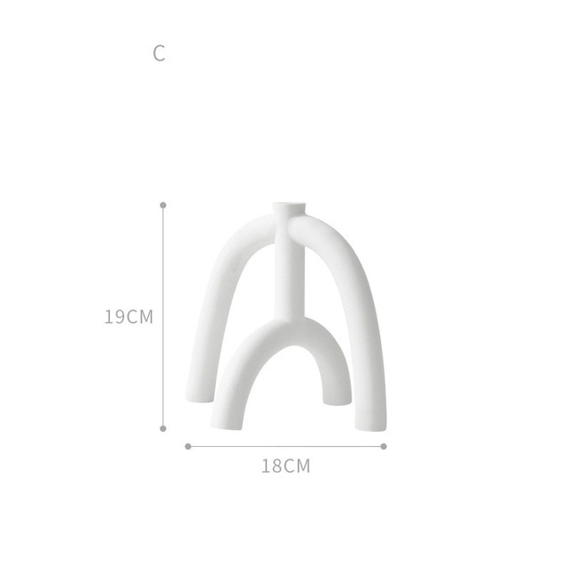 Kunstnerisk lysestake i keramikk